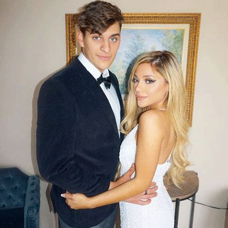 did gabi demartino get married|YouTuber Gabi DeMartino and Collin Vogts。